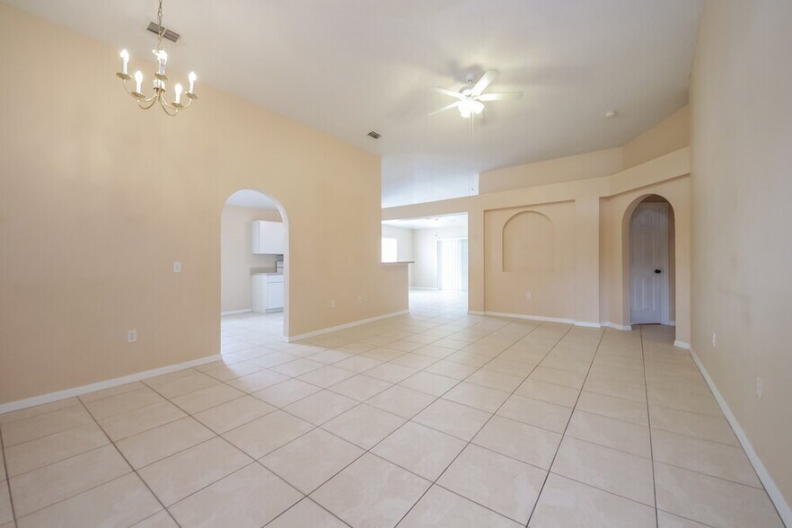 Building Photo - 3257 Hunters Chase Loop
