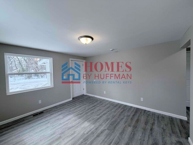 Building Photo - Two bedroom House | Remodeled