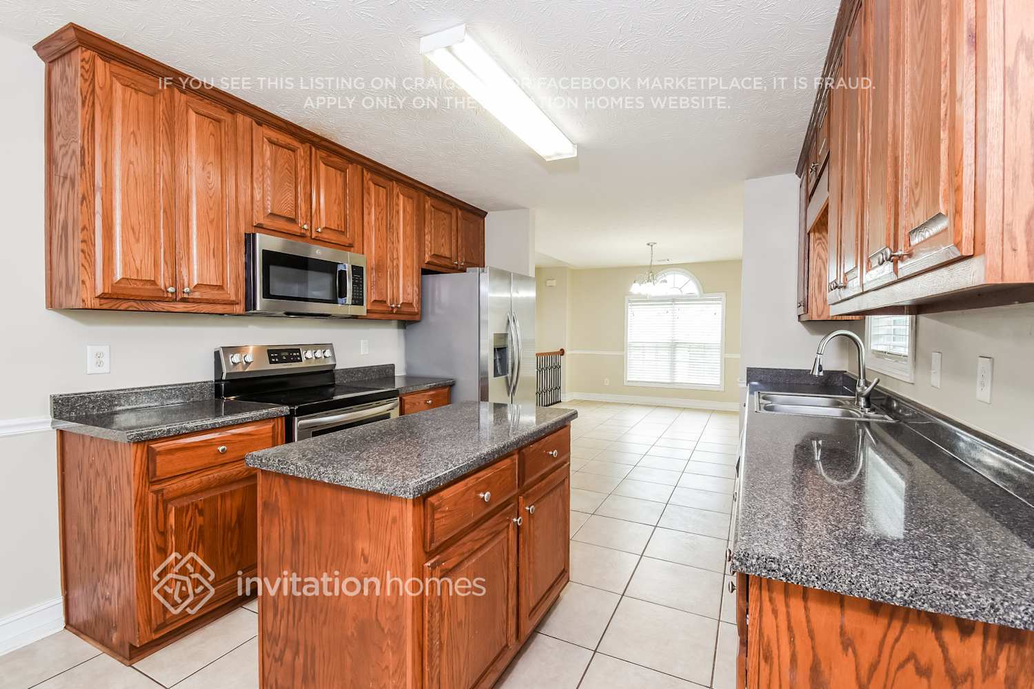 Building Photo - 3329 Silver Ridge Dr