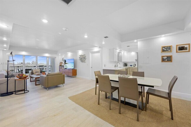 Building Photo - 5000 N Ocean Blvd