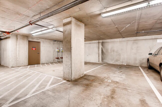 Building Photo - 7800 Plaza Condominiums ~ Mercer Island