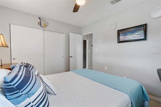 Building Photo - 9298 Sun Isle Dr NE