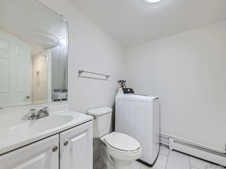 Building Photo - 10895 Fairfax Way