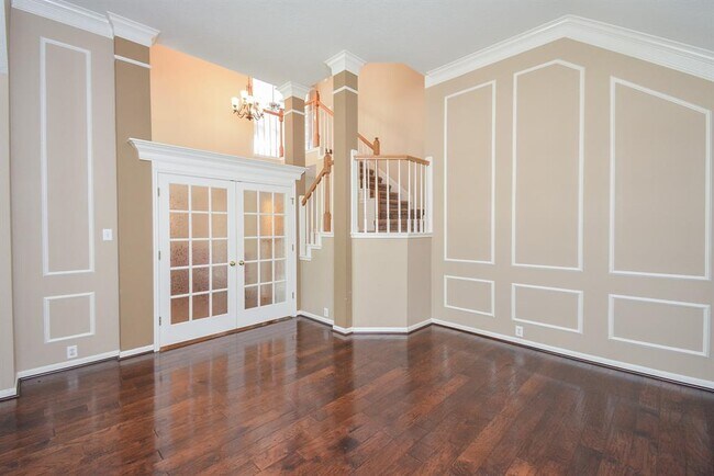 Building Photo - 623 Airybrook Ln