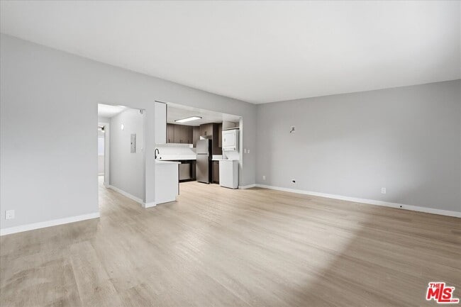 Building Photo - 3320 Pacific Ave