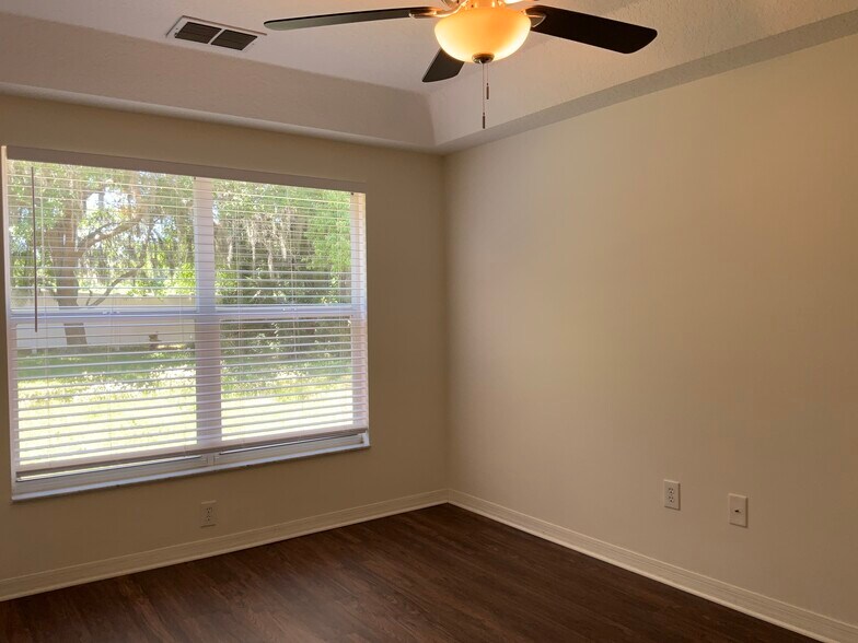 Building Photo - 5607 Tanagerlake Rd