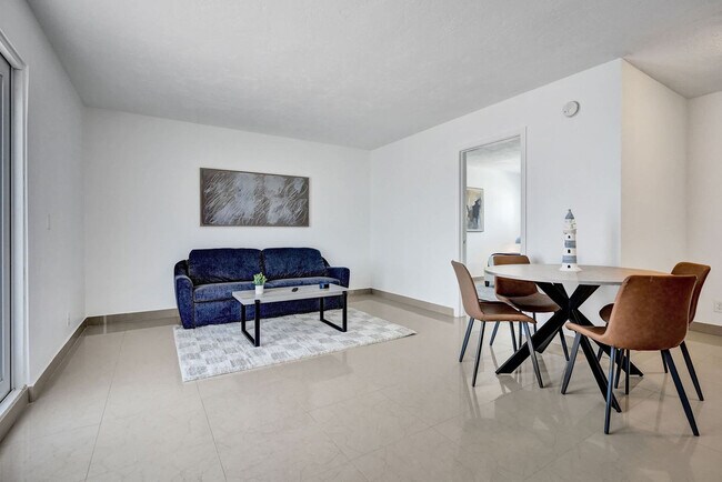 Building Photo - 905 N Federal Hwy