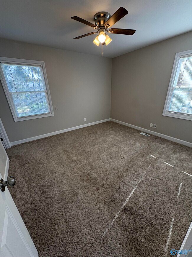 Building Photo - 3118 Adonna Dr NW