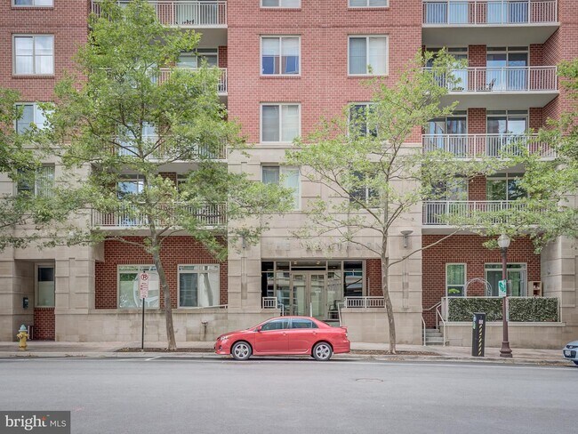 Building Photo - 820 N Pollard St