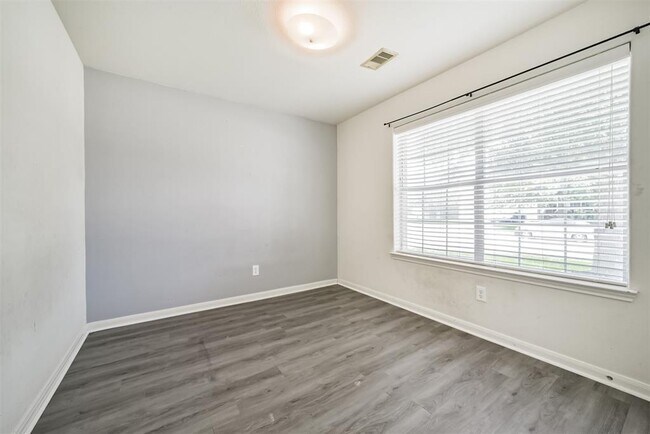 Building Photo - 7114 Sunrise Hill Ln