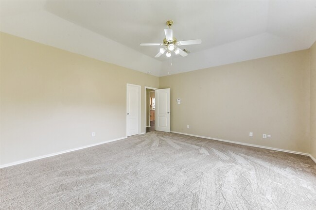 Building Photo - 9127 Willow Crossing Dr