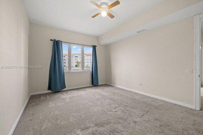 Building Photo - 17 Harbour Isle Dr W