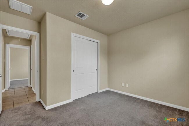 Building Photo - 1048 Lilac Wind