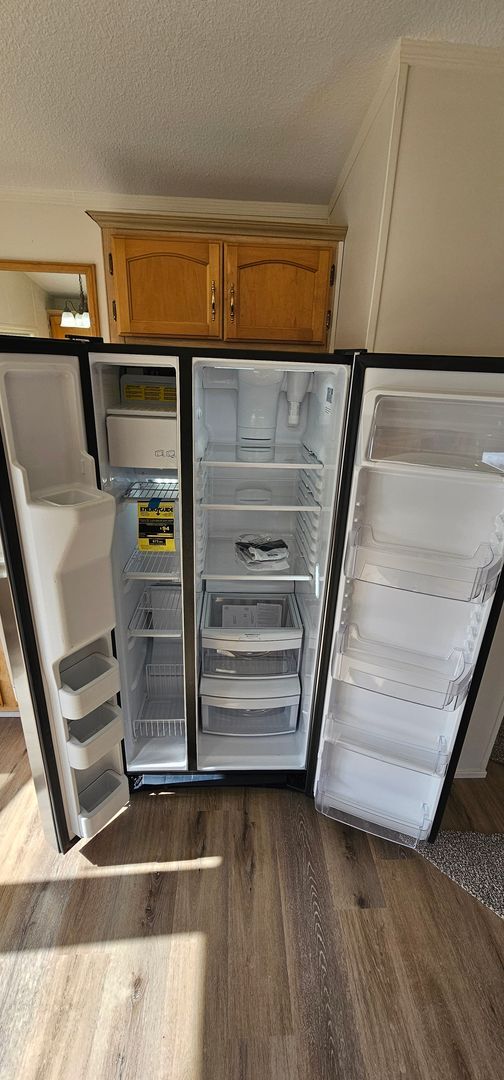 Building Photo - Fully Renovated 3Bd/2Ba Home in River Rock Fenced Yard Pet Friendly