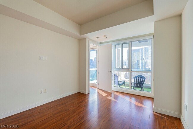 Building Photo - 4525 Dean Martin Dr
