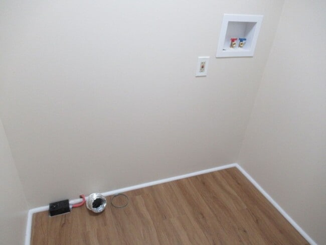 Building Photo - 609 N Aycock St