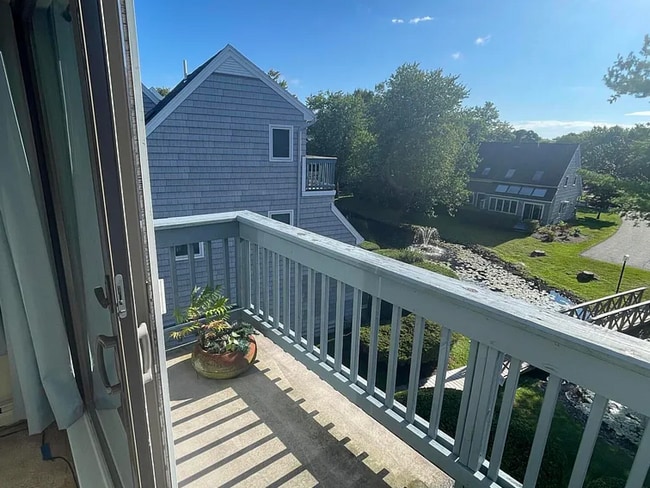 Building Photo - 146 W Grand Ave