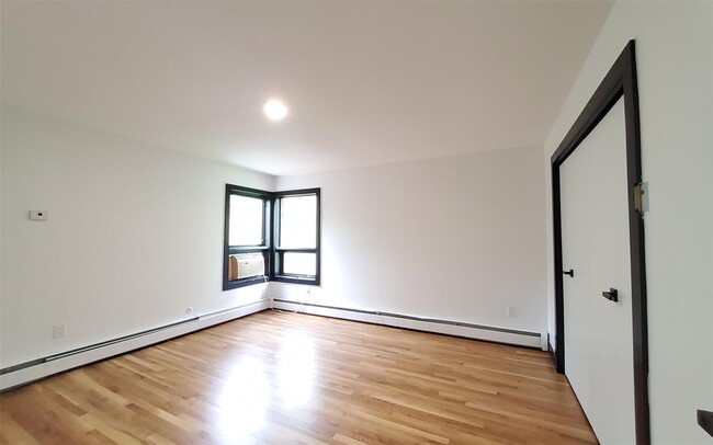 Building Photo - 40 Felter Hill Rd