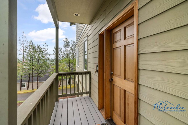 Building Photo - Stunning 3-Bedroom Home with Breathtaking ...