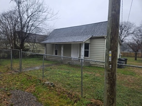 Building Photo - 202 W Peachtree St