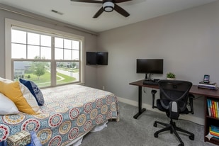 Building Photo - 239 S 87th St