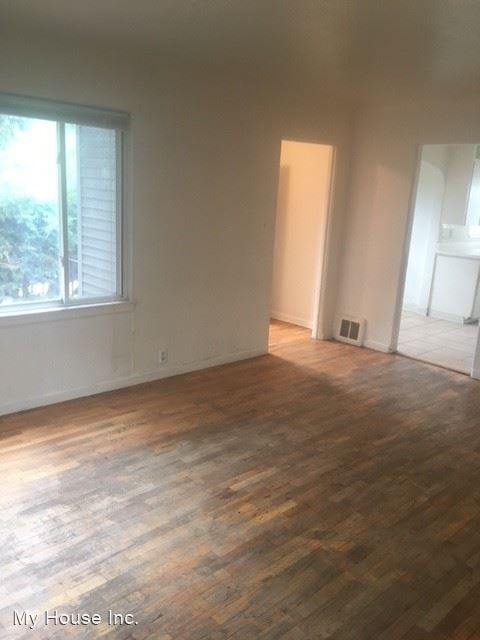 Building Photo - 3 br, 1 bath House - 1120 West Myrtle Street