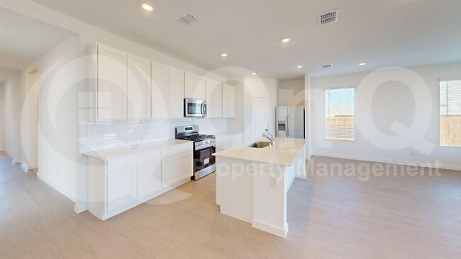 Building Photo - 454 Ridge Dr