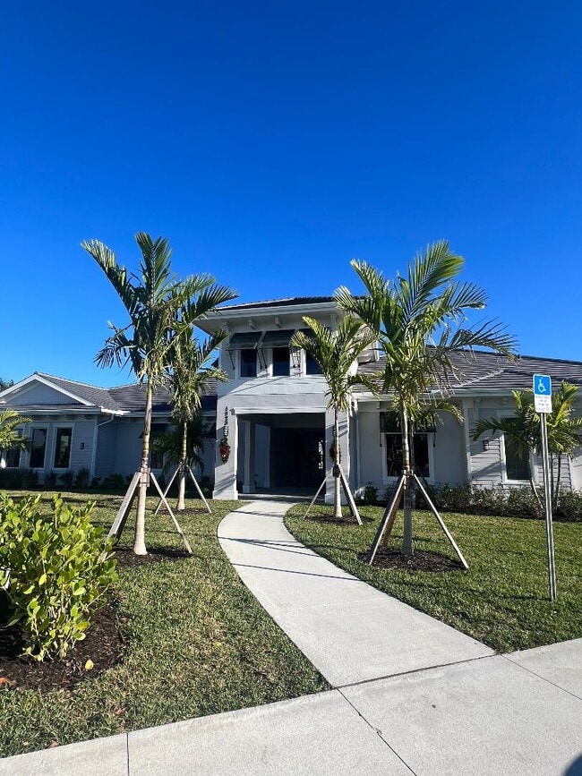 Building Photo - 5739 Oakmont Ct
