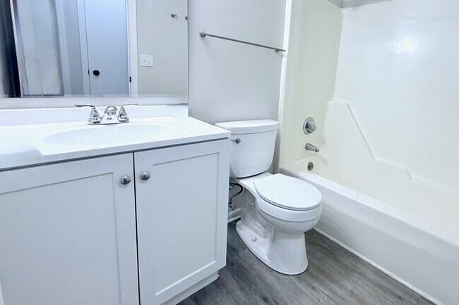 Building Photo - 5102 25th Ave Ct