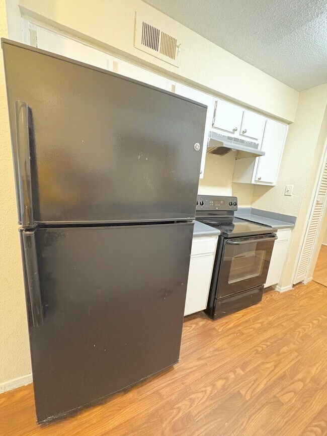 Building Photo - 6200 W Tidwell Rd