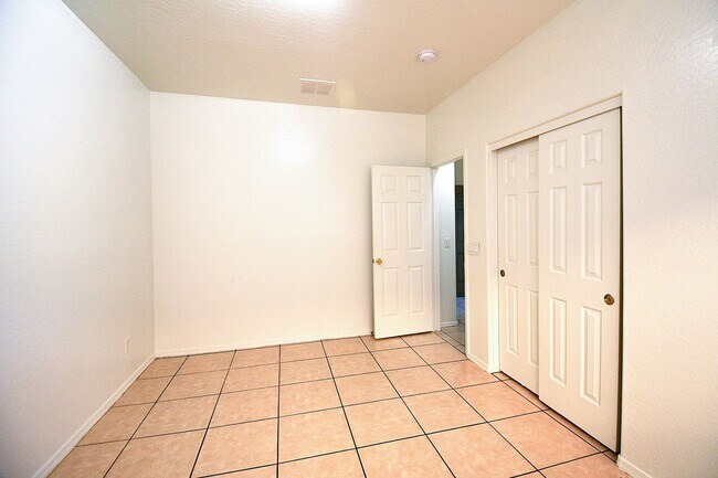 Building Photo - 9201 W Elwood St