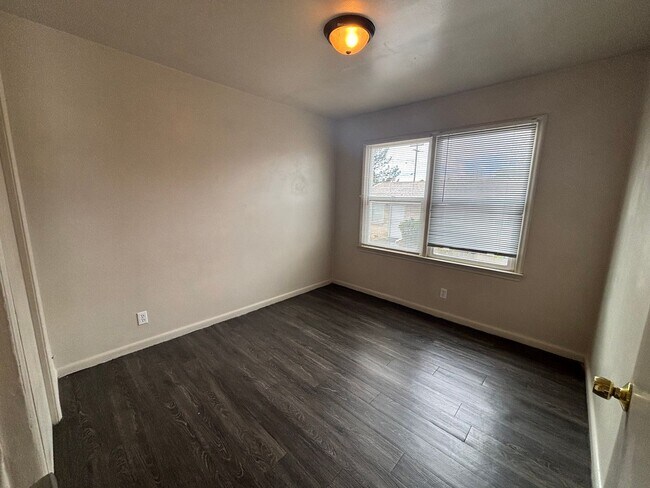 Building Photo - 732-742 W Wasatch St