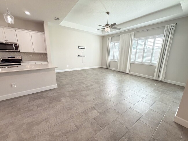 Building Photo - Elegant  2 bed, 2 bath Villa in BridgeWate...