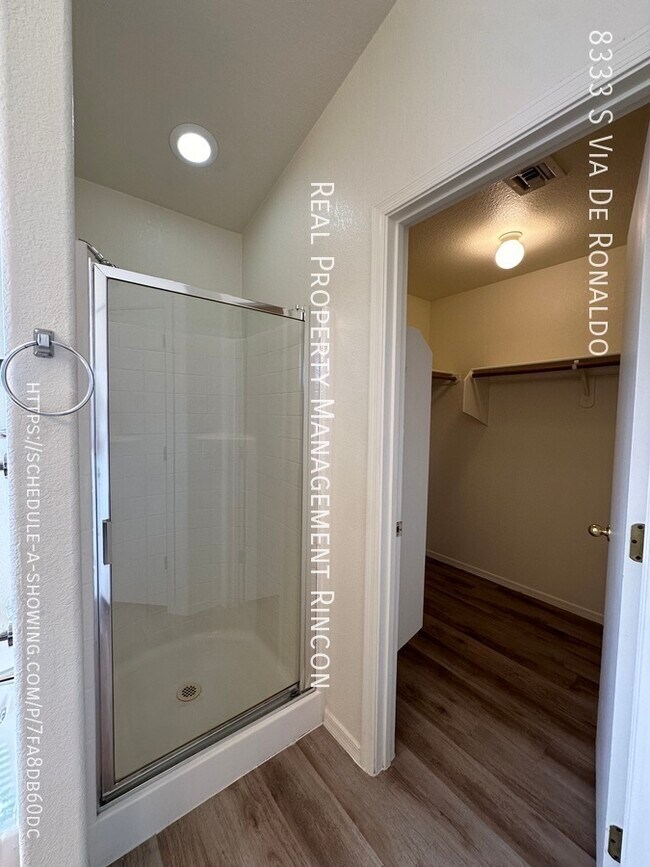 Building Photo - AVAILABLE NOW!!  Amazing 4bed/2bath in Rit...