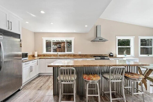 Building Photo - 1570 Avenida De Los Lirios