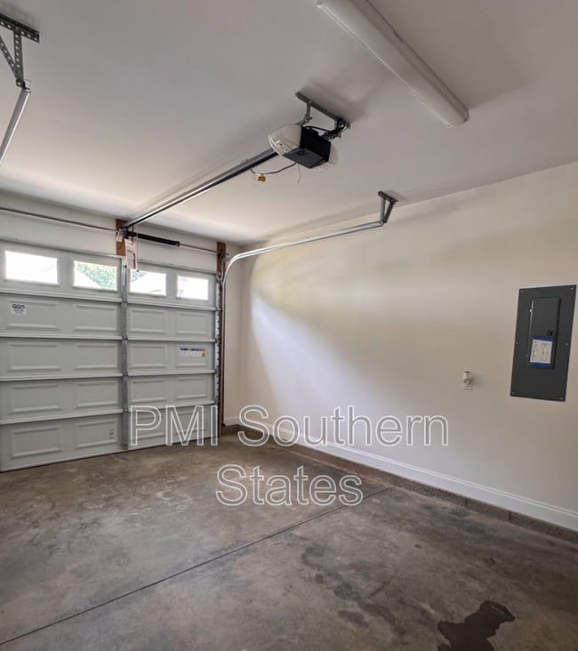 Building Photo - 301 Clarus Crk Wy