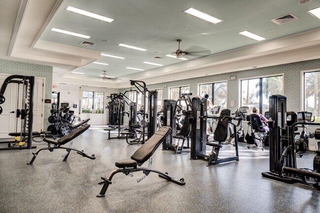 Building Photo - Furnished 3 Bedroom Luxurious Single Famil...
