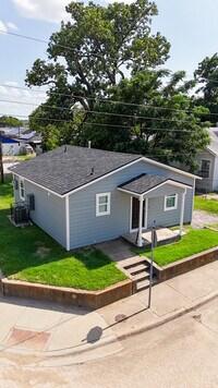 Building Photo - 1702 Pueblo St