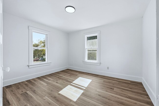 Building Photo - NEW 4-Bed Home with Modern Updates & Extra...