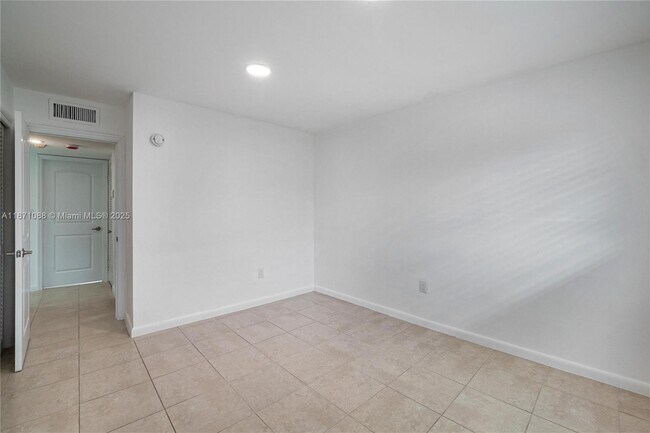 Building Photo - 7660 SW 82nd St