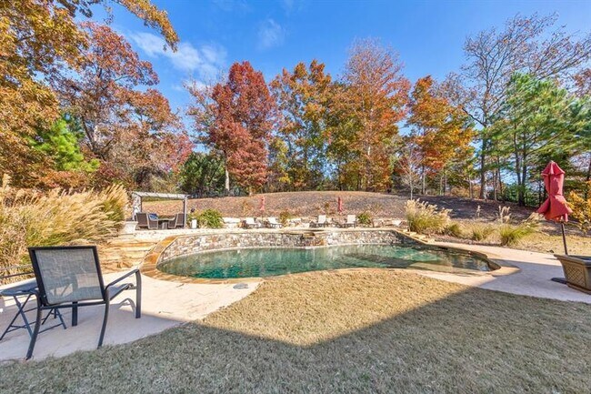 Building Photo - 5024 Glen Forrest Dr