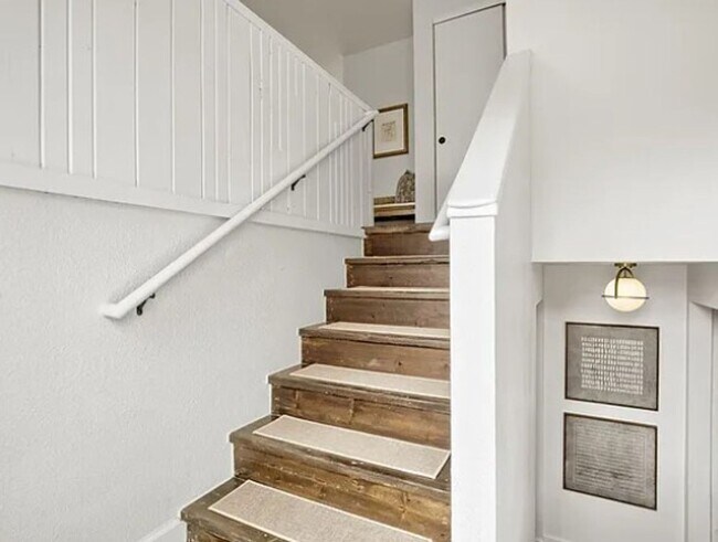 Building Photo - Beautiful, Newly Remodeled Home In Great Location!