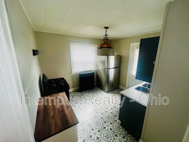 Building Photo - 4237 Vine St