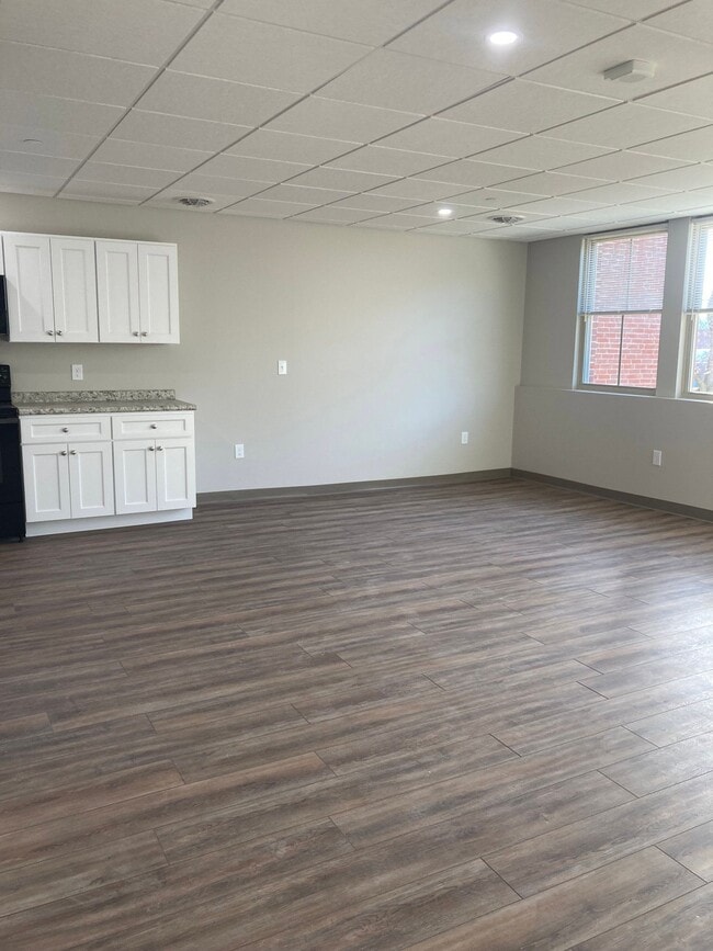 Building Photo - 50 Church St