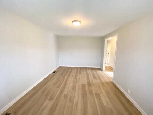 Building Photo - 1134 W 300 N St