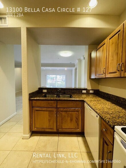 Building Photo - 13100 Bella Casa Cir