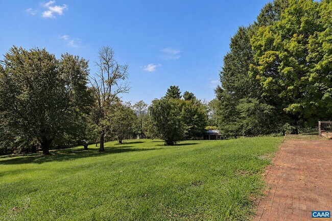 Building Photo - 360 Jeffers Dr