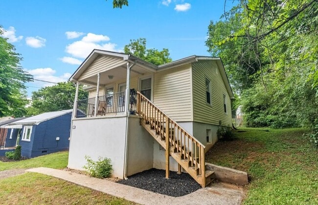 Building Photo - 139 Breckenbridge St