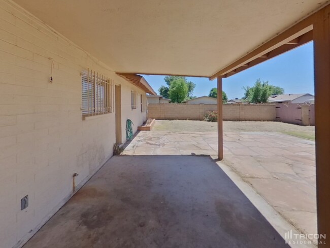 Building Photo - 3771 W Dalphin Rd
