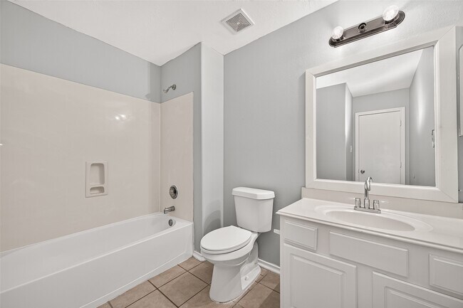 Building Photo - 19451 Nasworthy Dr
